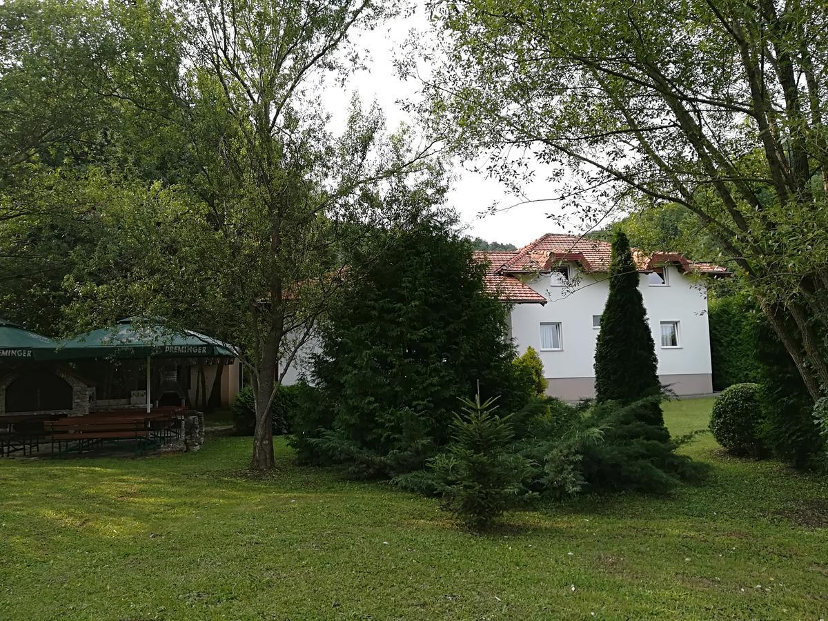 Villa Nana Kulen Vakuf Esterno foto